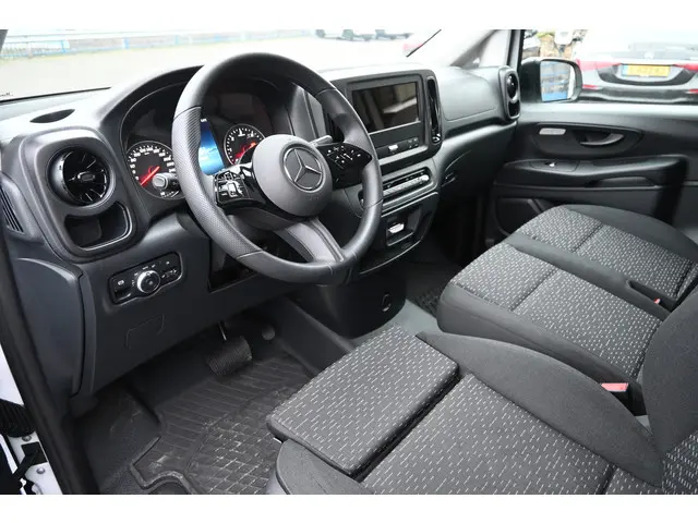 Mercedes-Benz Vito 116 CDI L2 Pro 2024 Diesel 4