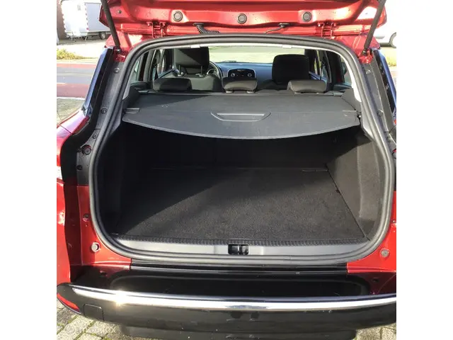 Renault Clio Estate 0.9 TCe Limited 2019 Benzine 10