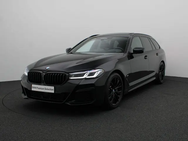 BMW 5 Serie Touring 530i 2020 Benzine 47