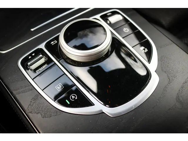 Mercedes-Benz GLC 250 4MATIC 2018 Benzine 39