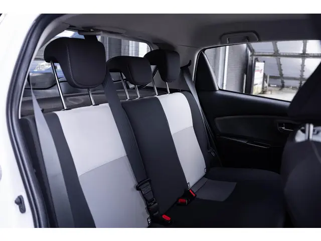 Toyota Yaris 1.5 Hybrid 115 Active 2019 Hybride Benzine 33