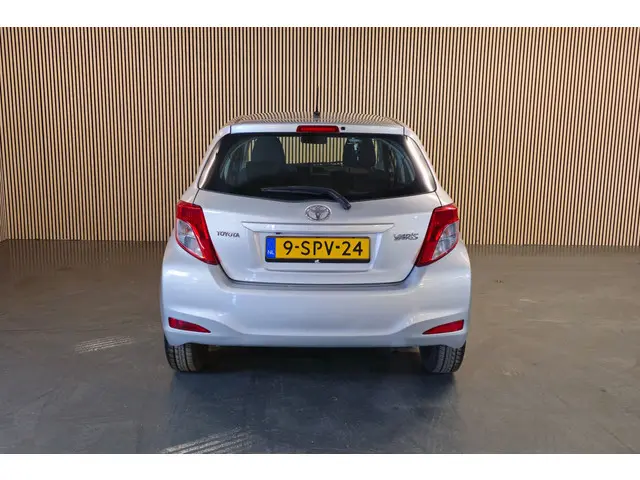 Toyota Yaris 1.3 VVT-i Aspiration 2013 Benzine 4