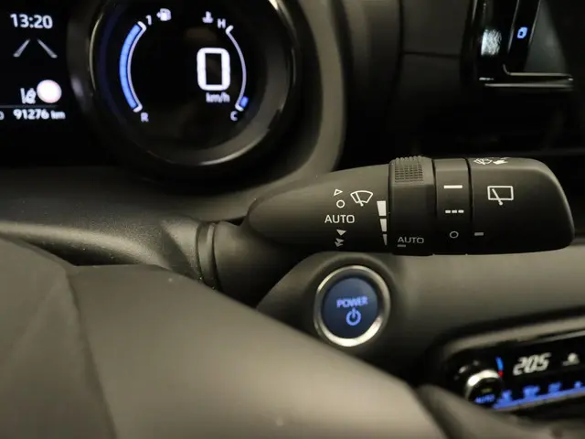 Toyota Yaris 1.5 Hybrid Bi-Tone 2022 Hybride Benzine 22