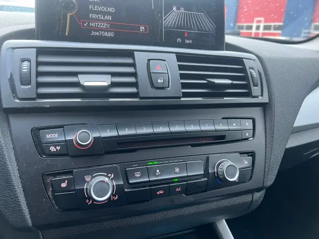 BMW 1 Serie 114i Business+ | Navi + Airco 2012 Benzine 17