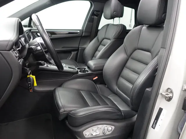 Porsche Macan 3.0 S Design Aut- 2020 Benzine 24