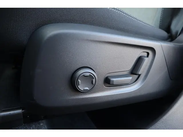 Volvo XC40 2.0 B4 Plus Dark 2025 Benzine 34