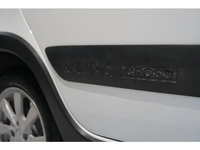 Lada Kalina Cross 2194 2016 Benzine 28