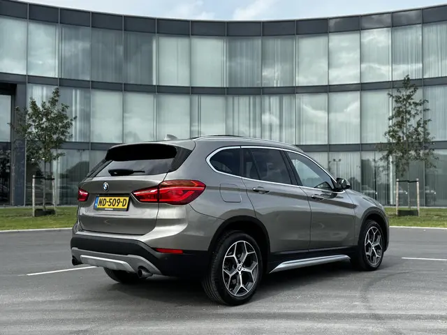 BMW X1 sDrive20i Centennial Executive 2017 Benzine 2