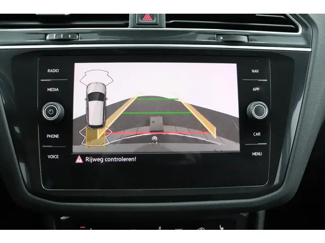 Volkswagen Tiguan 1.5 TSI 150pk DSG Life 2022 Benzine 28