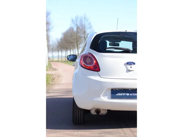 Ford Ka 1.2 Champions Edition start/stop 2013 Benzine 10