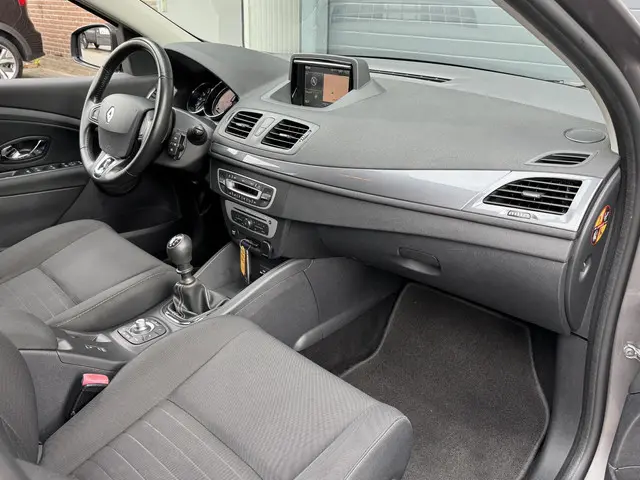 Renault Mégane 1.2 TCE LIMITED 2015 Benzine 9