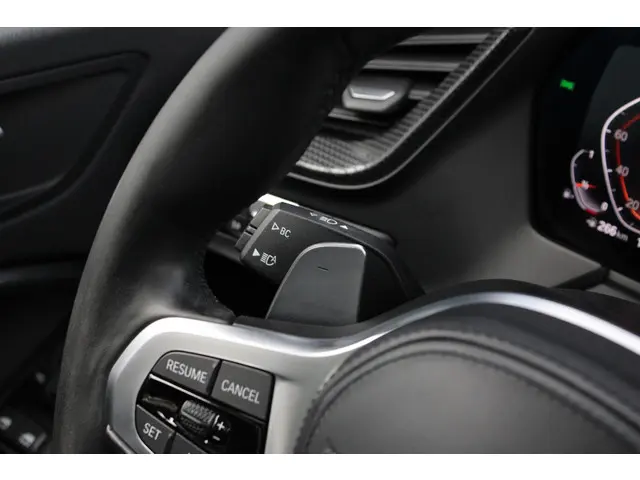 BMW 1 Serie 120i High Executive Edition 2021 Benzine 32