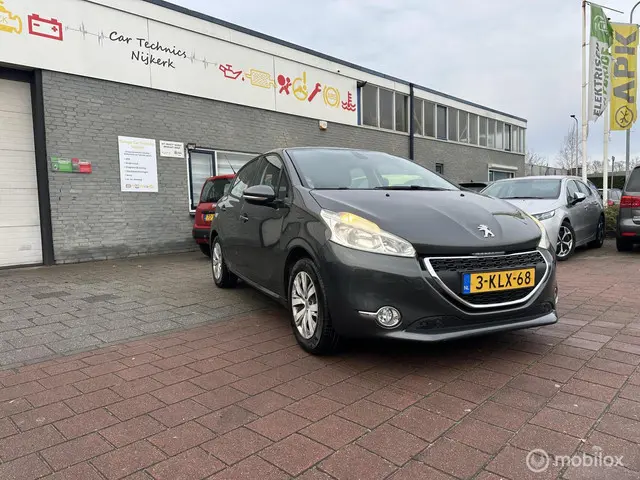 Peugeot 208 1.2 VTi Envy 2013 Benzine