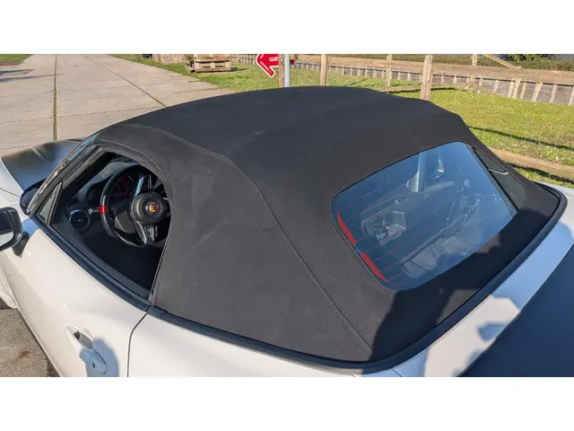 Fiat 124 Spider 1.4 MultiAir Turbo Abarth 2016 Benzine 21