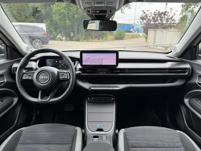 Jeep Avenger Longitude 54 kWh Aut. 2024 Elektrisch 17