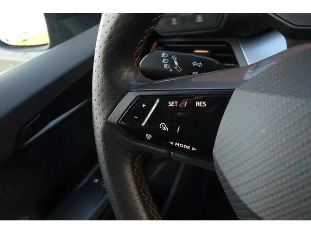 CUPRA Born Adrenaline 62 kWh 204pk 2022 Elektrisch 24