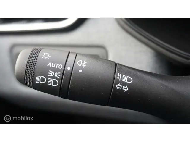 Mitsubishi Colt 1.0T MT Intense 2024 Benzine 18