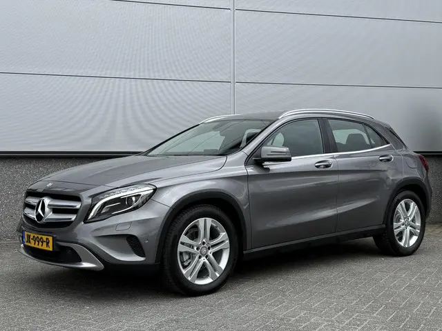 Mercedes-Benz GLA 180 2015 Benzine 3