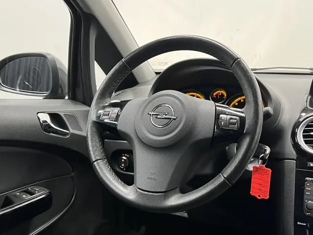 Opel Corsa 1.2-16V BlitZ 2014 Benzine 28