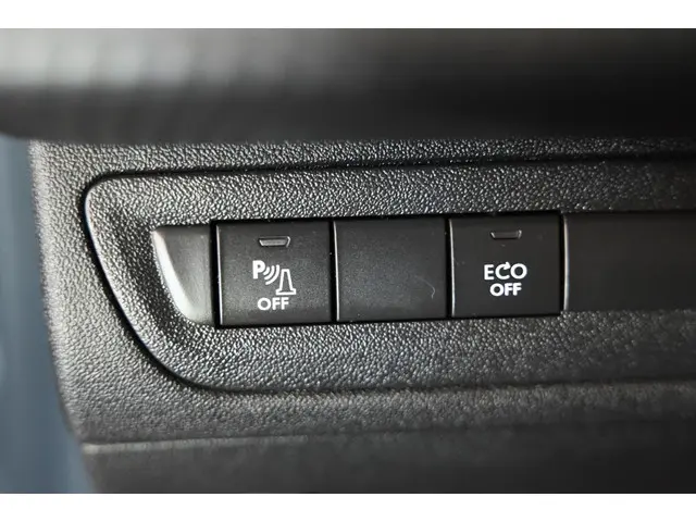 Peugeot 2008 1.2 PureTech Signature 2019 Benzine 34