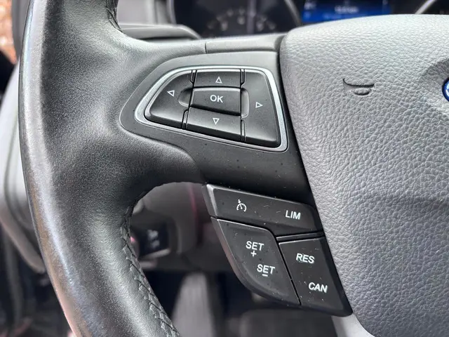 Ford Focus Wagon 1.0 EcoBoost Titanium 2015 Benzine 24