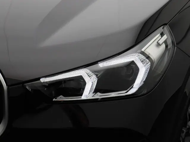 BMW X1 sDrive18i 2023 Benzine 7