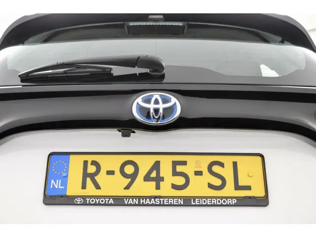 Toyota Yaris 1.5 Hybrid Comfort wit 2022 Hybride Benzine 32