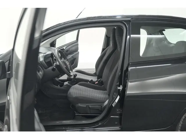 Peugeot 108 1.0 e-VTi Active 2021 Benzine 24