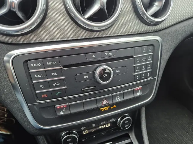 Mercedes-Benz GLA 200 Ambition 2015 Benzine 22
