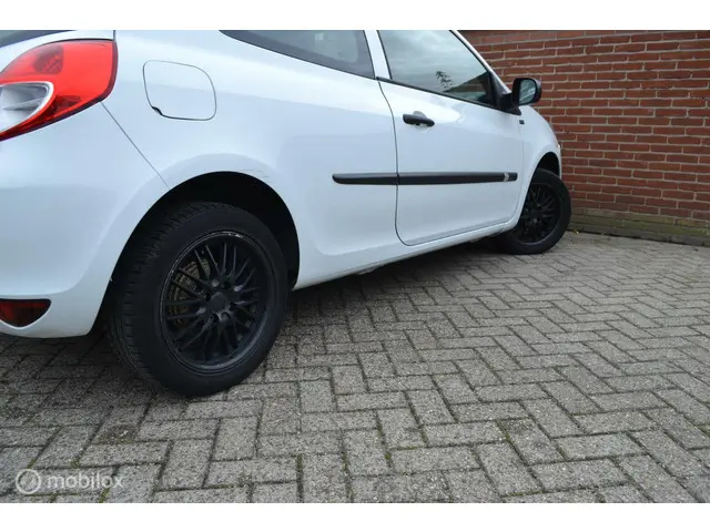Renault Clio 1.2 Yahoo 2012 Benzine 11