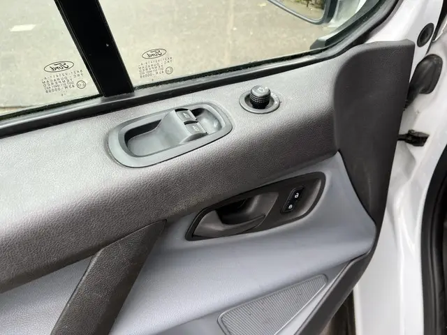 Ford Transit Custom 290 2.0 TDCI L2H1 2016 Diesel 9