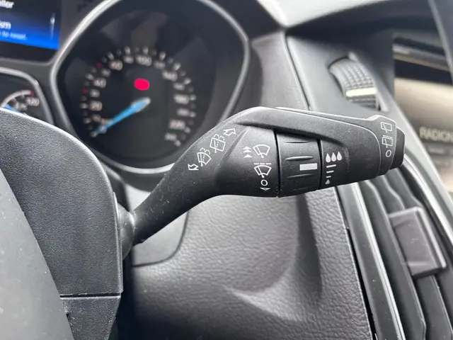 Ford Focus Wagon 1.0 EcoBoost Titanium 2015 Benzine 27