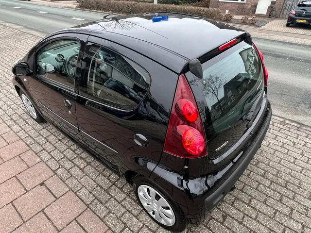 Peugeot 107 1.0 EXCLUSIVE NL-AUTO-NAP 2014 Benzine 34