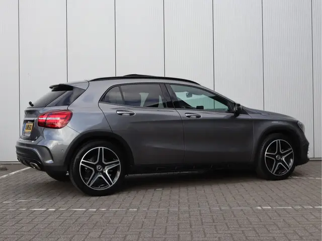 Mercedes-Benz GLA 180 AMG 2019 Benzine 5