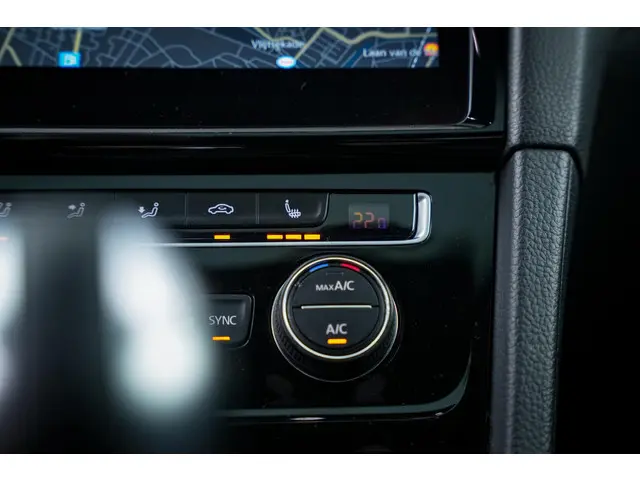 Volkswagen Golf 2.0 TSI 4Motion R 2017 Benzine 17