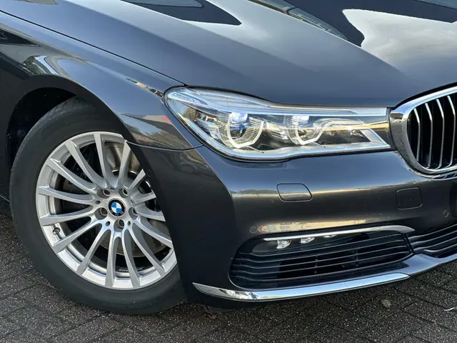 BMW 7 Serie 750i xDrive High Executive 2016 Benzine 10
