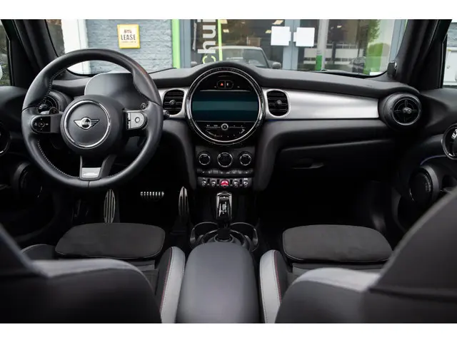 MINI Cooper S 2.0 Resolute Edition 2023 Benzine 21