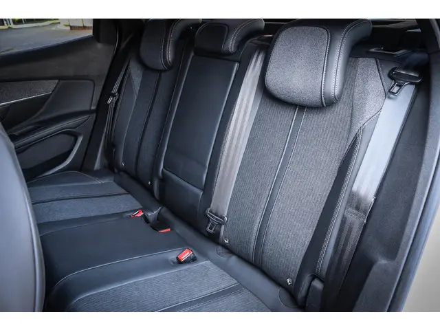 Peugeot 3008 1.2 PureTech GT Line 2019 Benzine 12