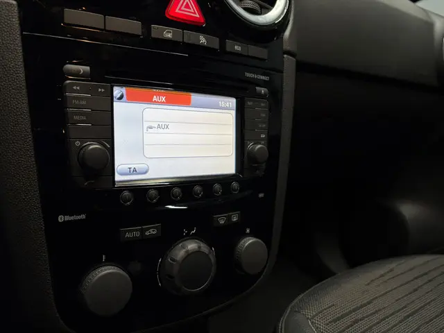 Opel Corsa 1.2-16V BlitZ 2014 Benzine 15