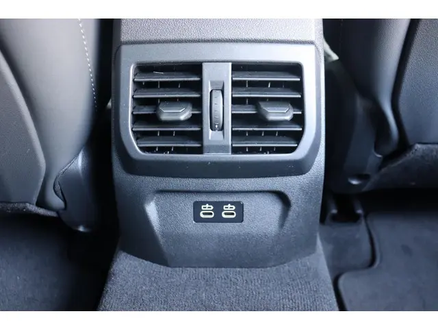 BMW 1 Serie 120 M Sport Design Edition 2025 Benzine 14