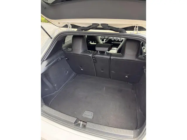 Mercedes-Benz A-Klasse 250 Premium Plus 2018 Benzine 18