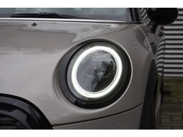 MINI 5-Deurs Cooper 2022 Benzine 16