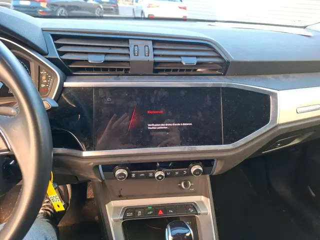 Audi Q3 45 TFSI e edition PHEV 2022 Hybride Benzine 8