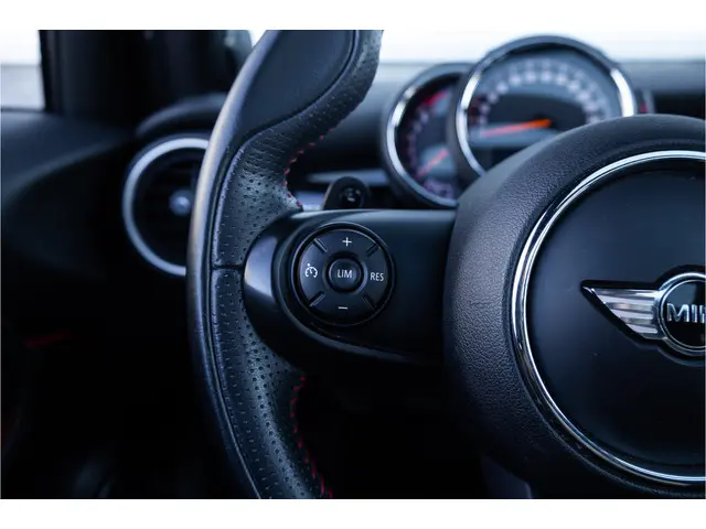 MINI Cooper S Mini Chili Serious Business 2015 Benzine 44