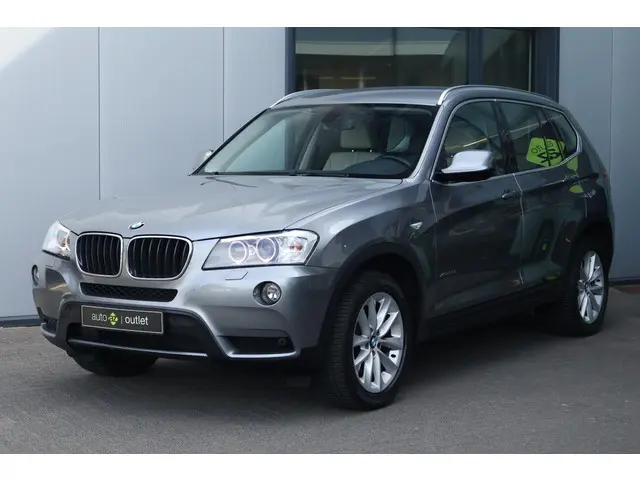 BMW X3 xDrive20i High Executive 2013 Benzine 6