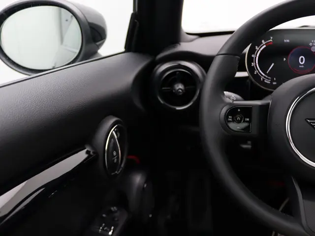 MINI 3-Deurs Cooper 2024 Benzine 15