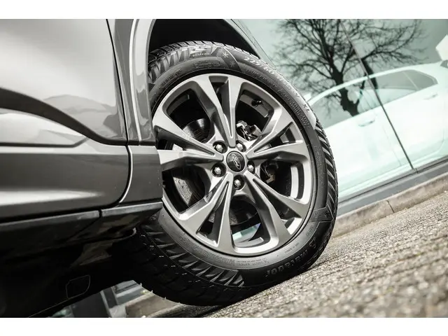 Ford Kuga 2.5 PHEV ST-Line 2023 Hybride Benzine 27