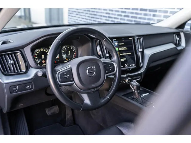 Volvo XC60 T5 Momentum 2018 Benzine 17