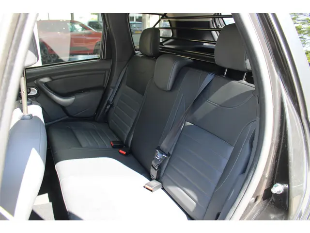 Dacia Duster 1.2 TCe 4x2 Blackshadow 2017 Benzine 14