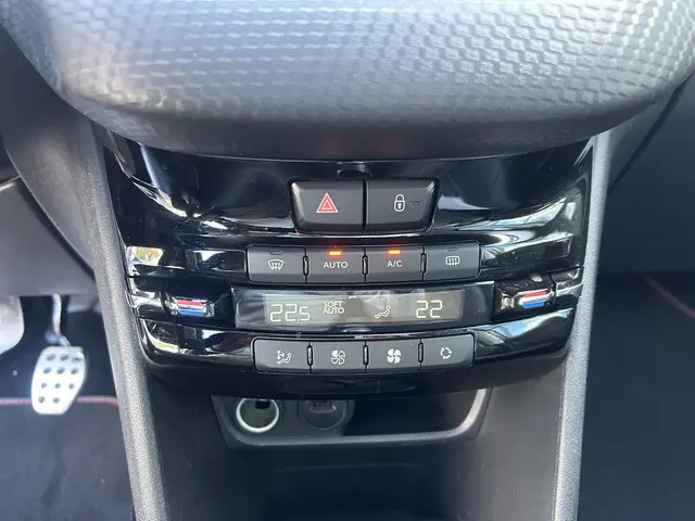Peugeot 2008 1.2 PureTech GT-Line 2019 Benzine 14
